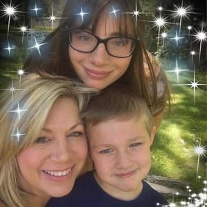 Meet your Posher, Denise